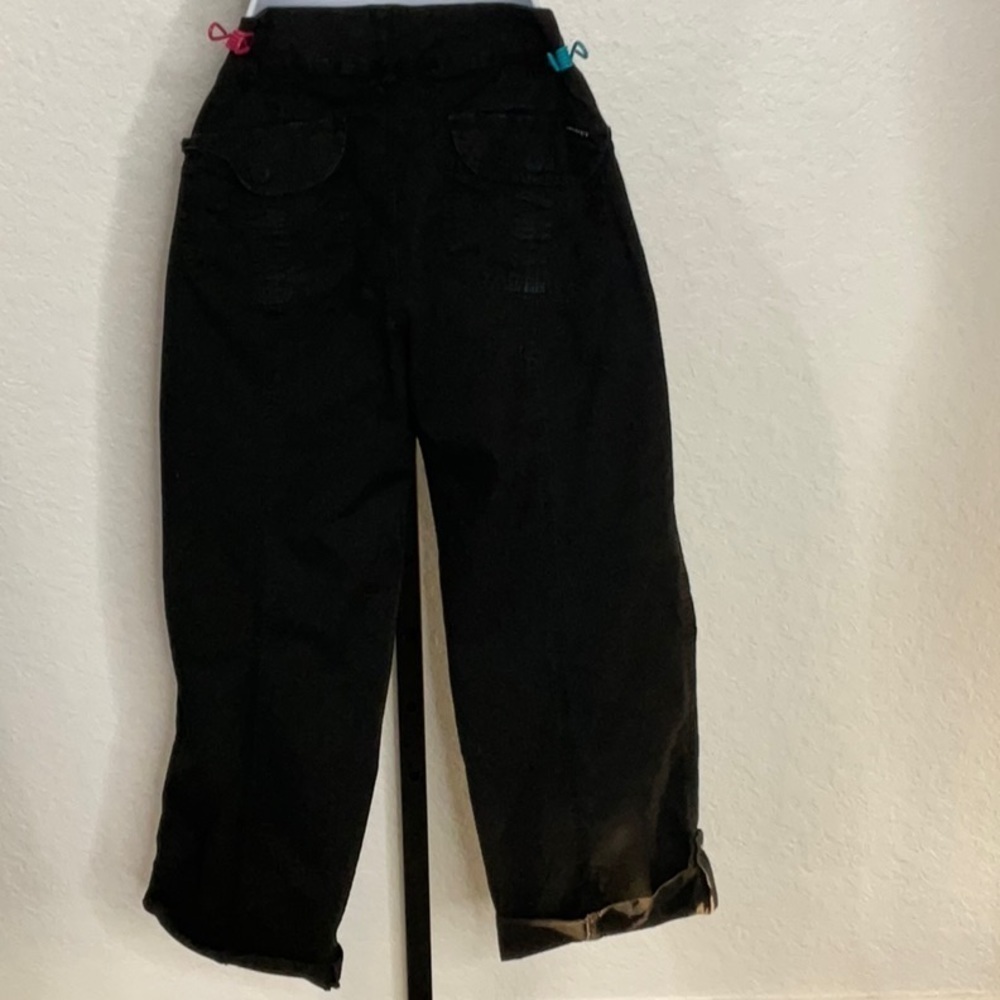441- Sanctuary from Anthropologie NWOT Black Capri Pants, size 29 - Picture 2 of 4